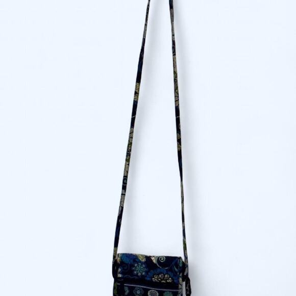 Vera Bradley multicolor crossbody bag with zipper closure and interior pockets - Picture 5 of 5